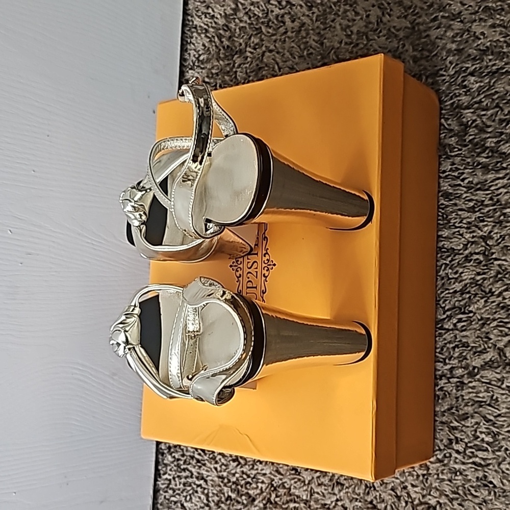 Shoes - Picture 3 of 3
